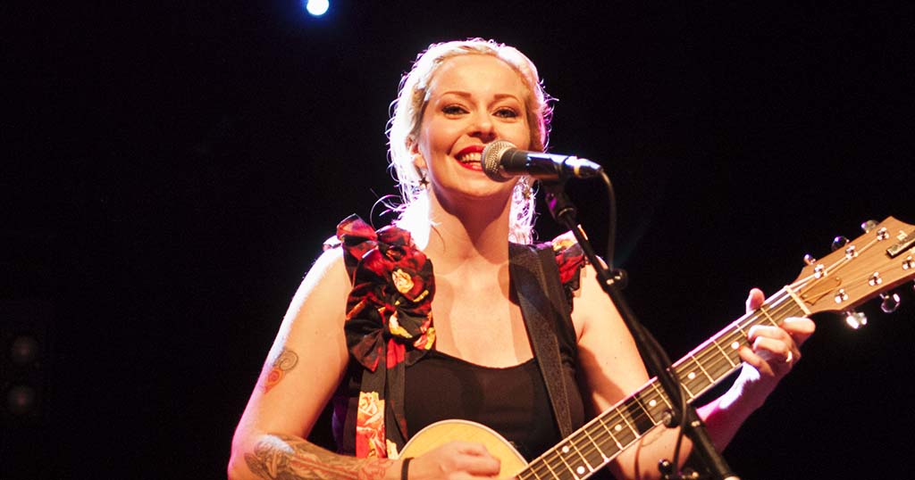 Anneke van Giersbergen in Beste Zangers Metalfan.nl