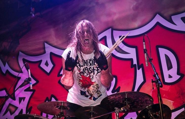 Exodus-drummer in behandeling voor maagtumor