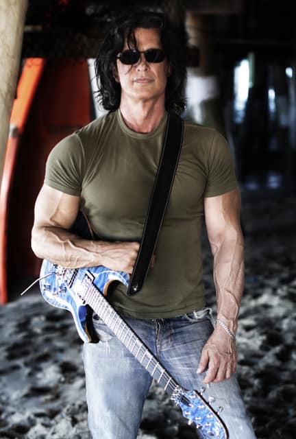 Gitarist keert terug bij Alice Cooper