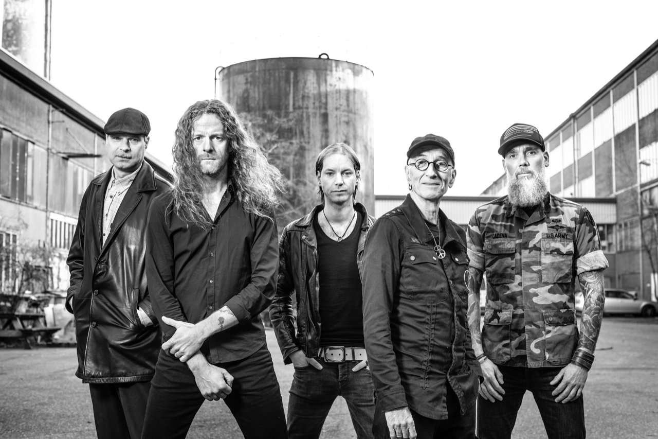 Knight Area stopt ermee