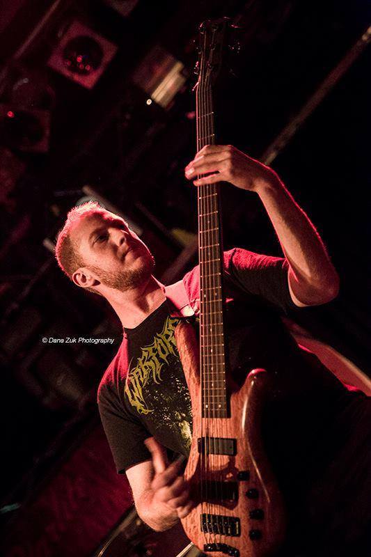 Leegloop bij Black Crown Initiate