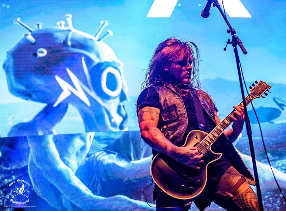 Bassist verlaat In Mourning