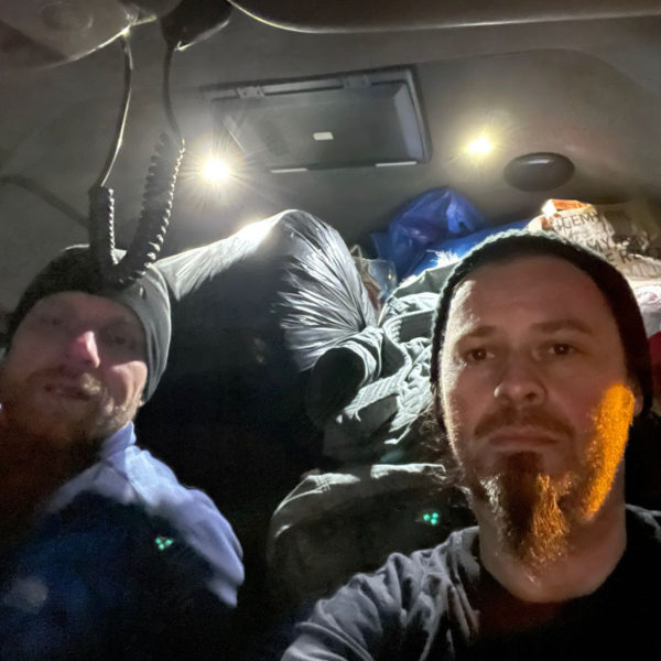 Decapitated-gitarist helpt Oekra