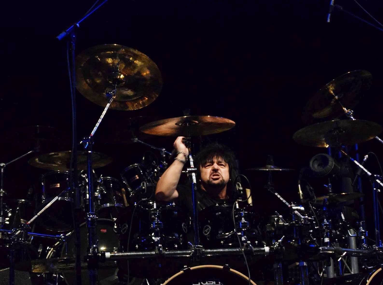 Voormalige Saxon-drummer overleden